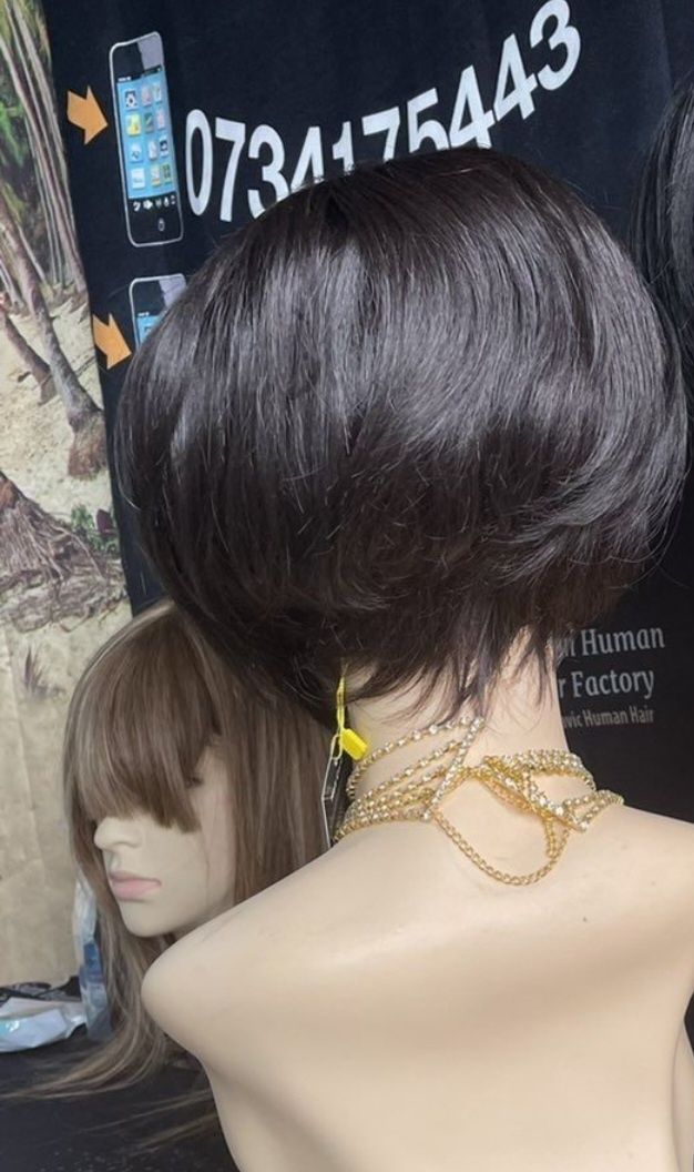 Натуральный парик перука каре с чёлкой славянский волос тёмный