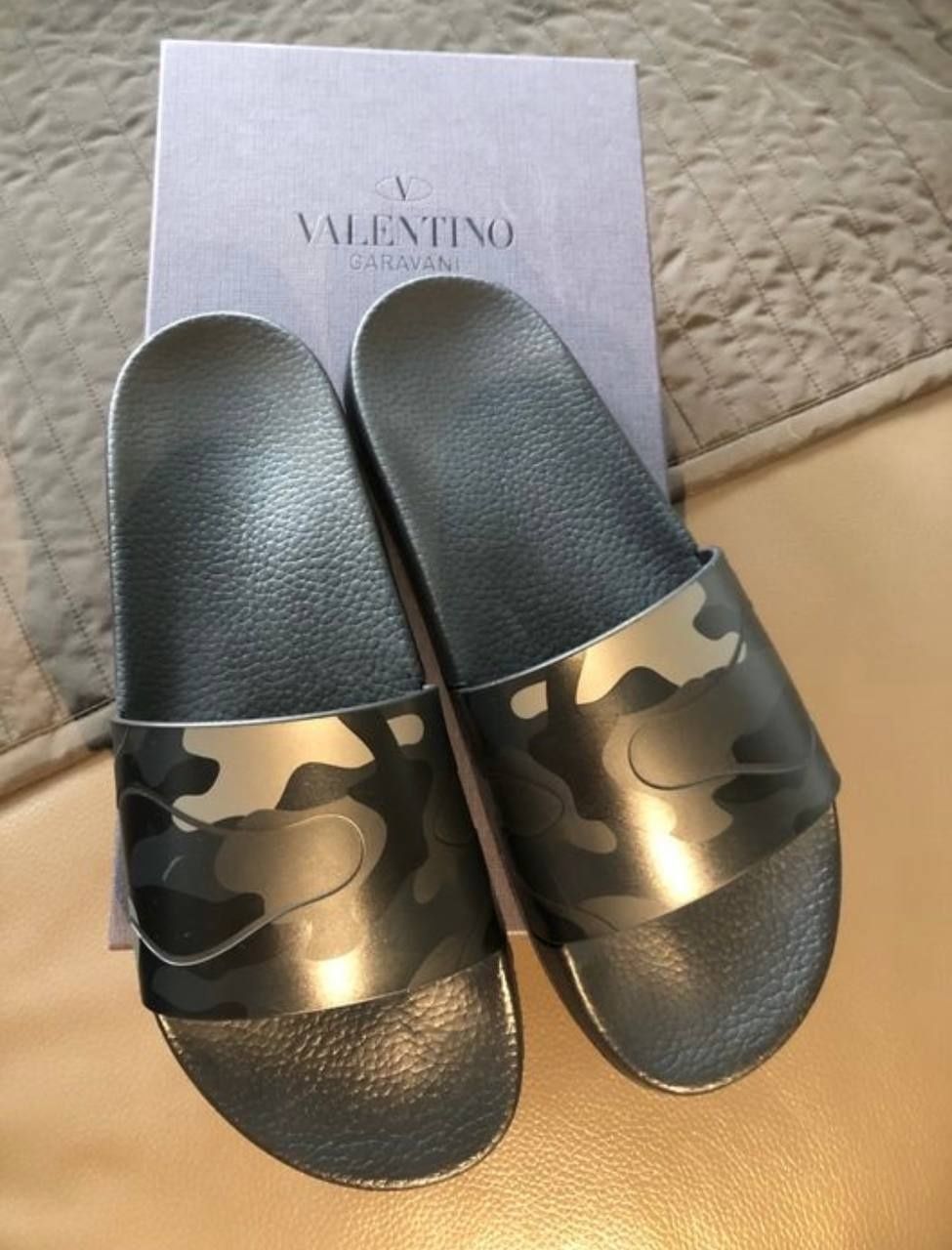 Мужские шлепанцы тапки Valentino оригинал.