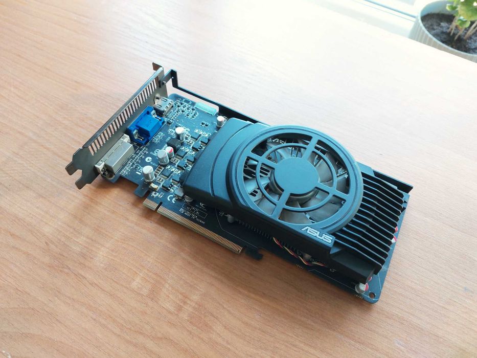 Karta graficzna ASUS Radeon HD 5770 1GB