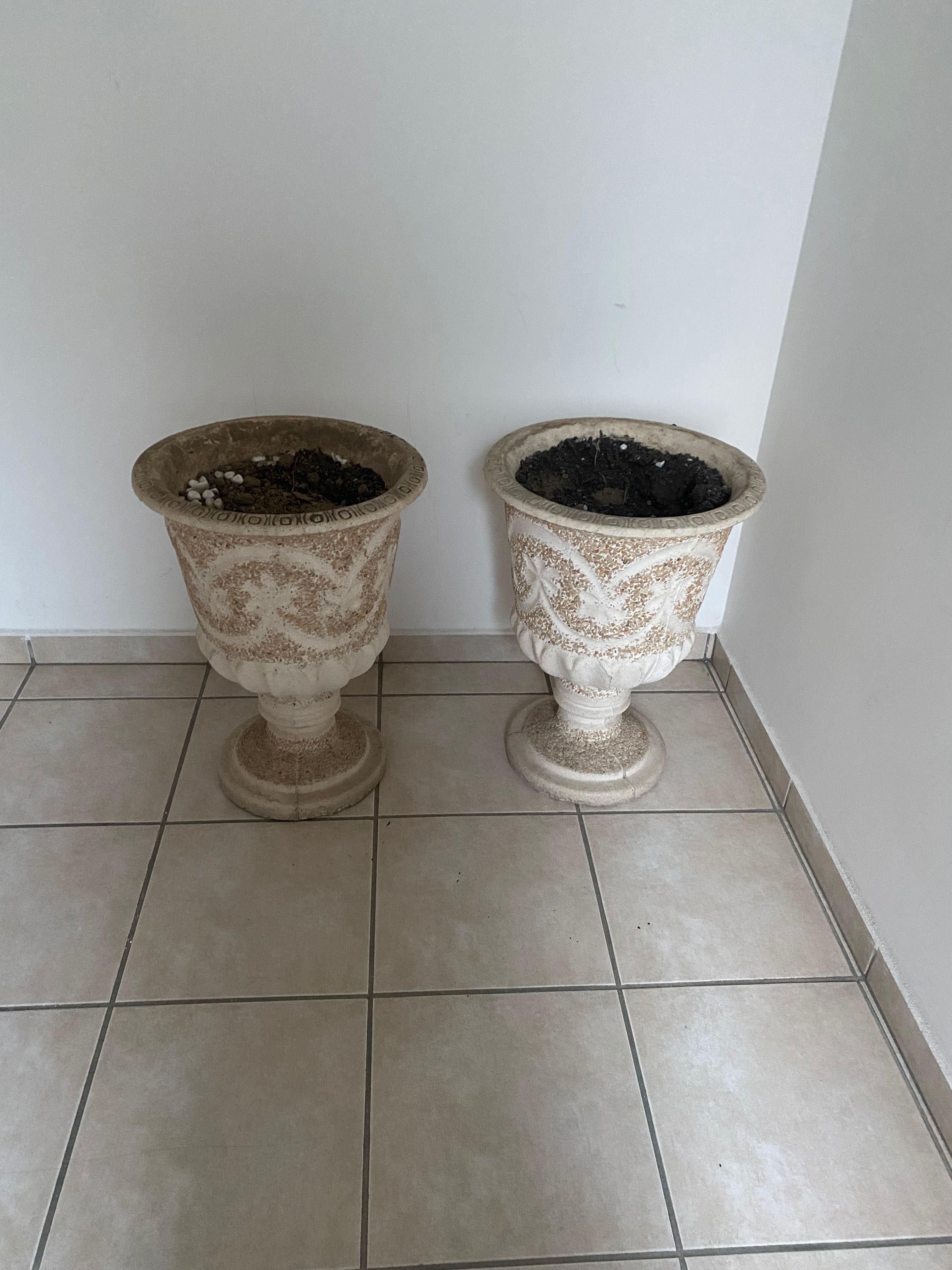 Conjunto de 2 vasos de jardim – elegância para sua área externa!