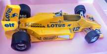 Burago Lotus Ayrton Senna 1:24.Leia Não é negociável.