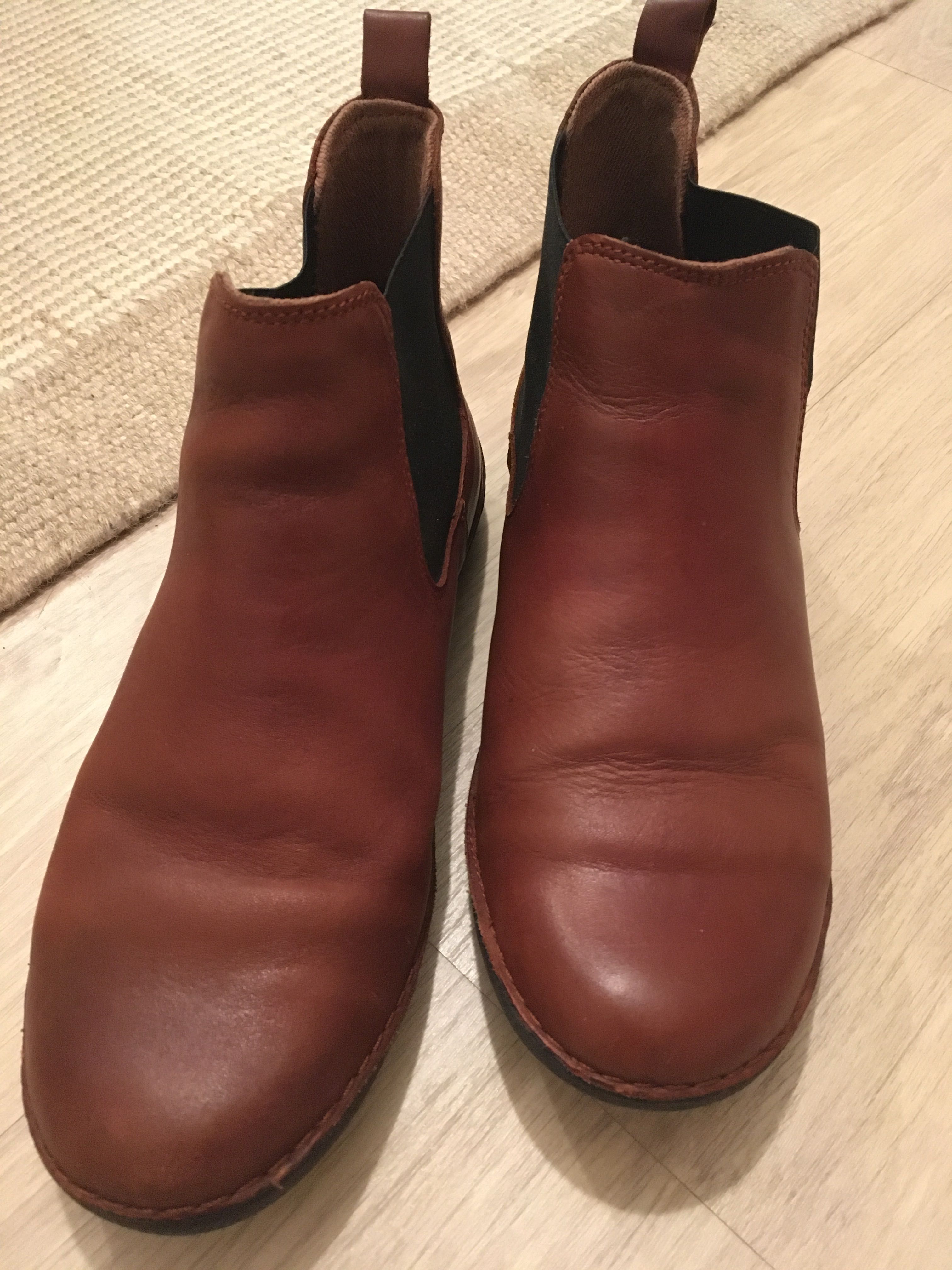 Botins KICKERS em pele