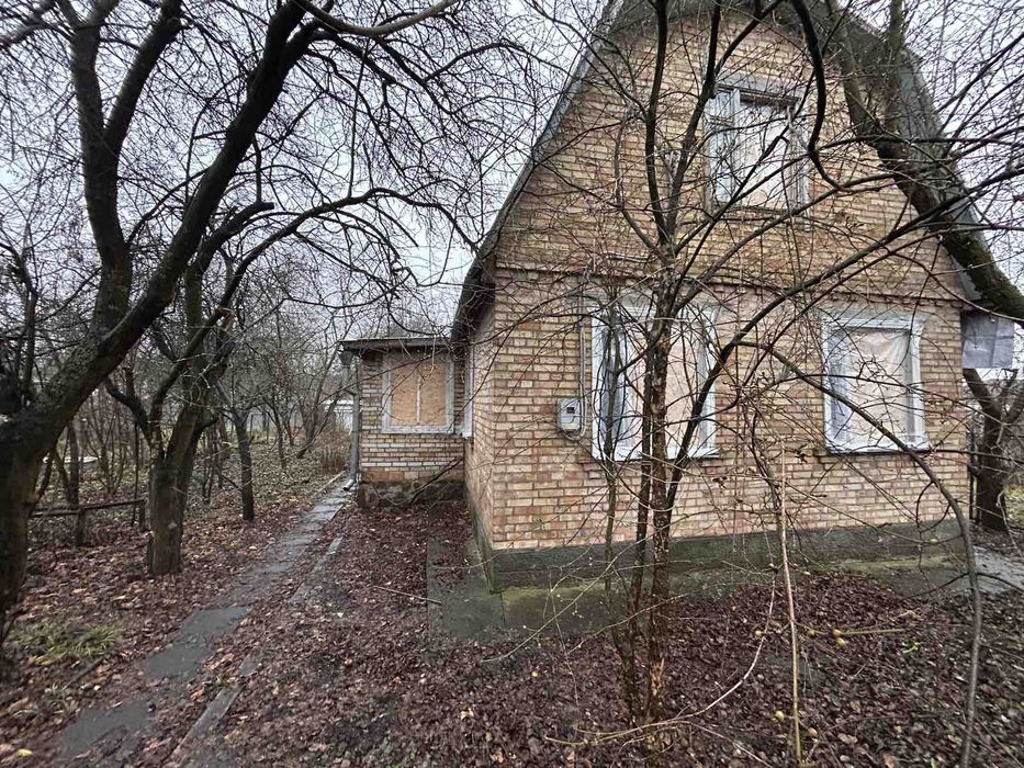 Будинок з ділянкою в с.Забуччя. Бучанський район.