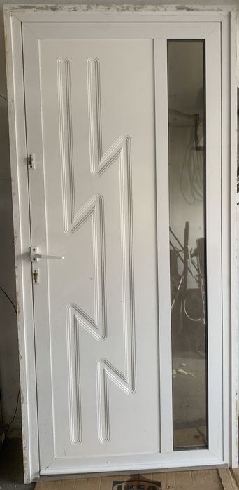 Drzwi zewnętrzne wewnętrzne aluminiowe z szybką