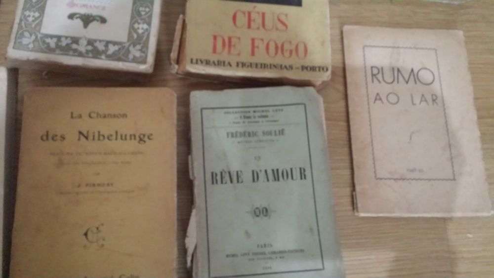 livros antigos de literatura portuguesa e estrangeira