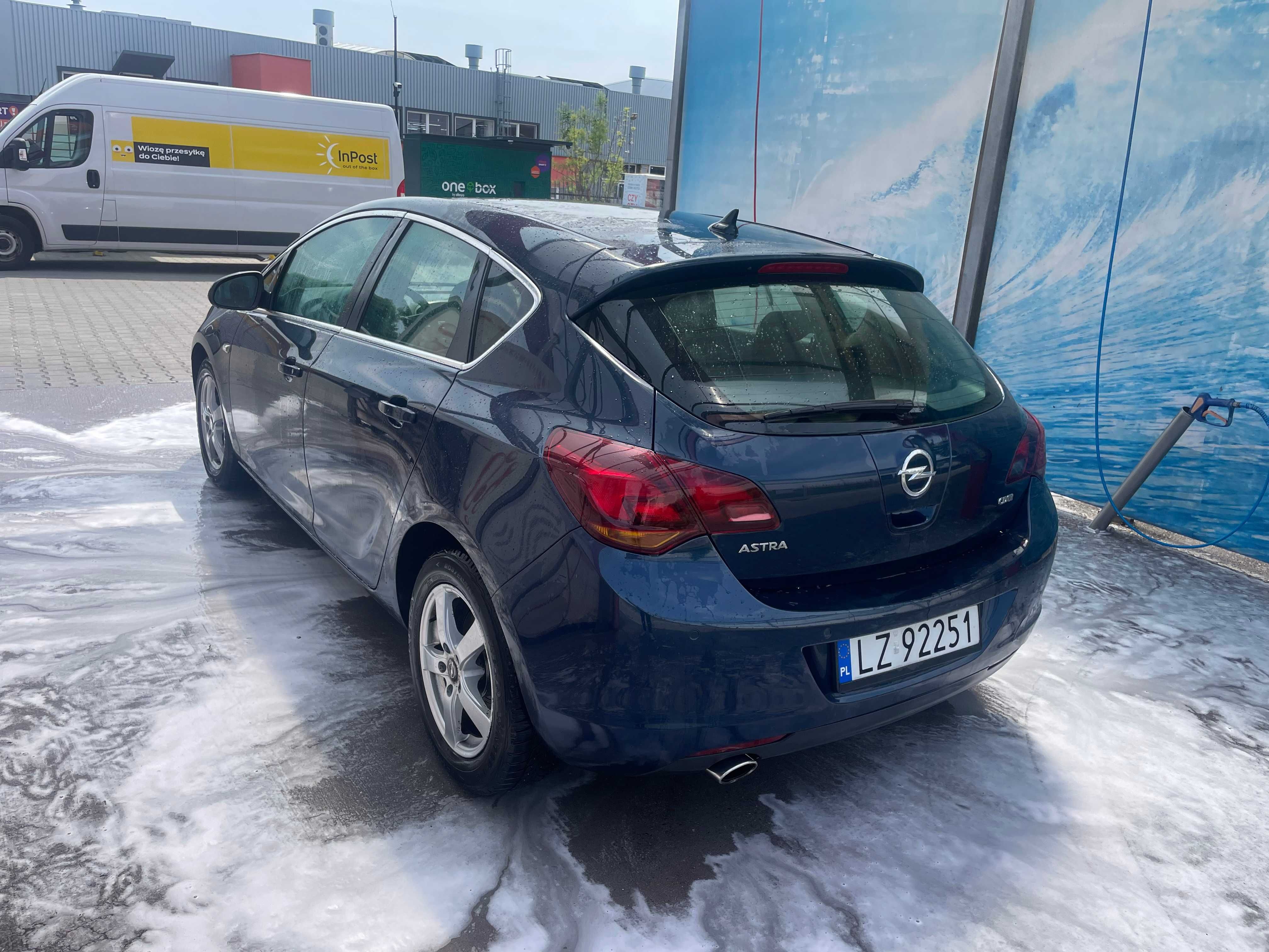 Opela Astra J 2009 Automat, skóra, tryb sport
