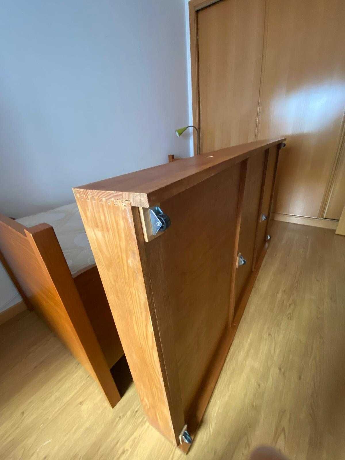 Cama individual dupla de madeira maciça com 2 colchões