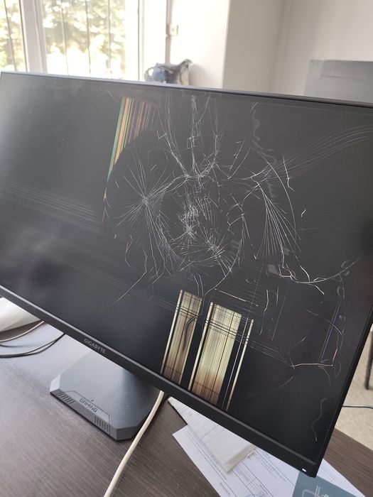 Монитор Gigabyte