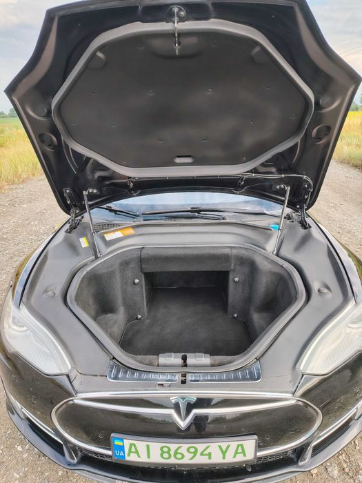Tesla Model S 2014