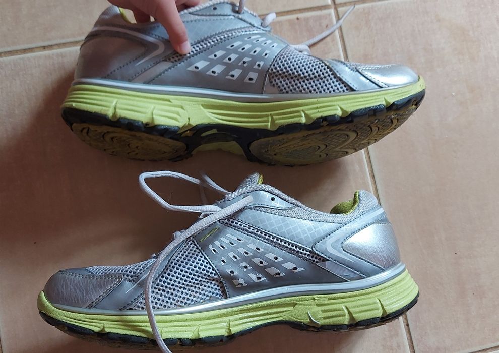 Skechers tone-ups