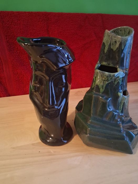 Mam do sprzedania dwa ładne wazony  (porcelana)
