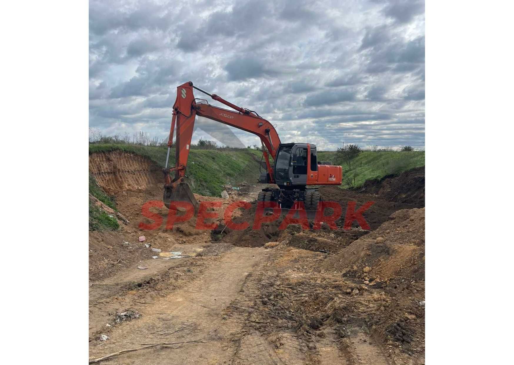Оренда повноповоротного екскаватора Хітачі 20т в Закарпатській області