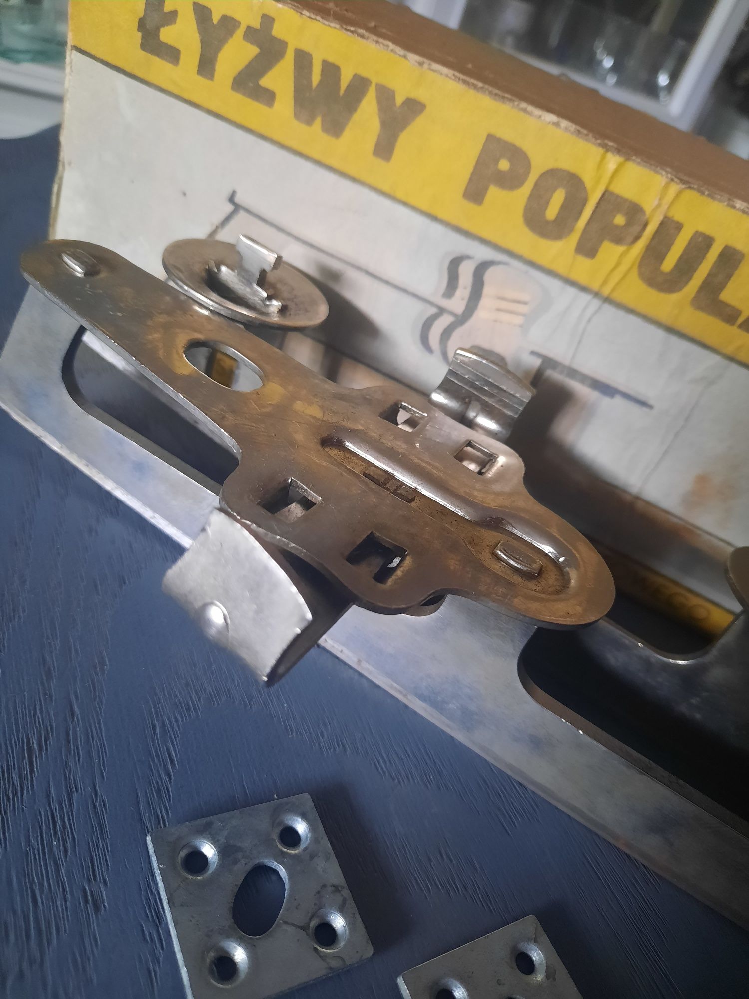 Vintage łyżwy popularne JUNIOR blaszki wkręty kluczyk