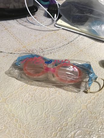 Продам очки для плавания