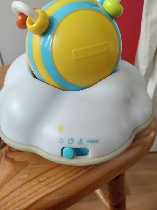 Brinquedo gatinhar, abelha Skip Hop