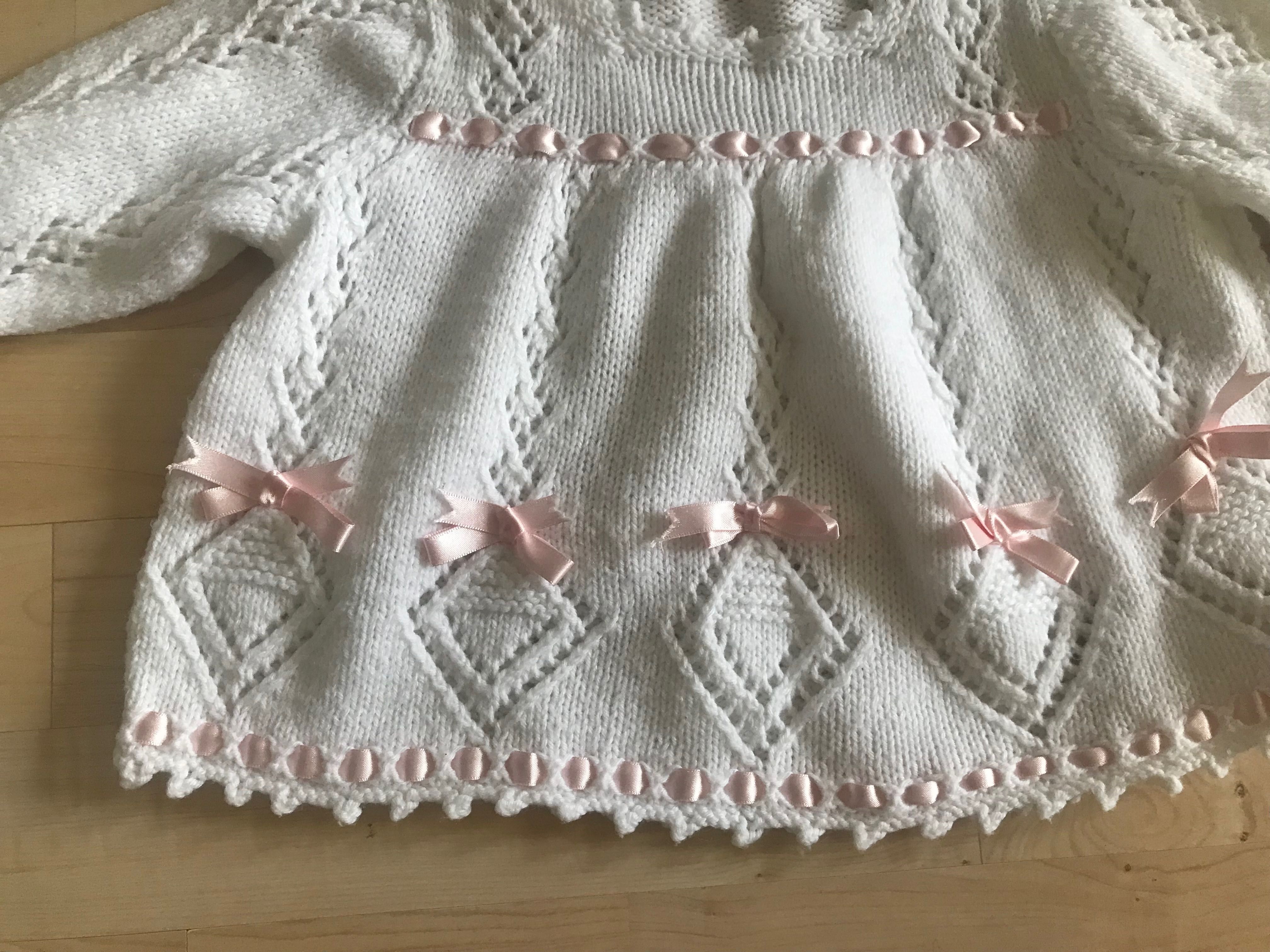 Sweterek z ozdobną tasiemką niemowlęcy vintage