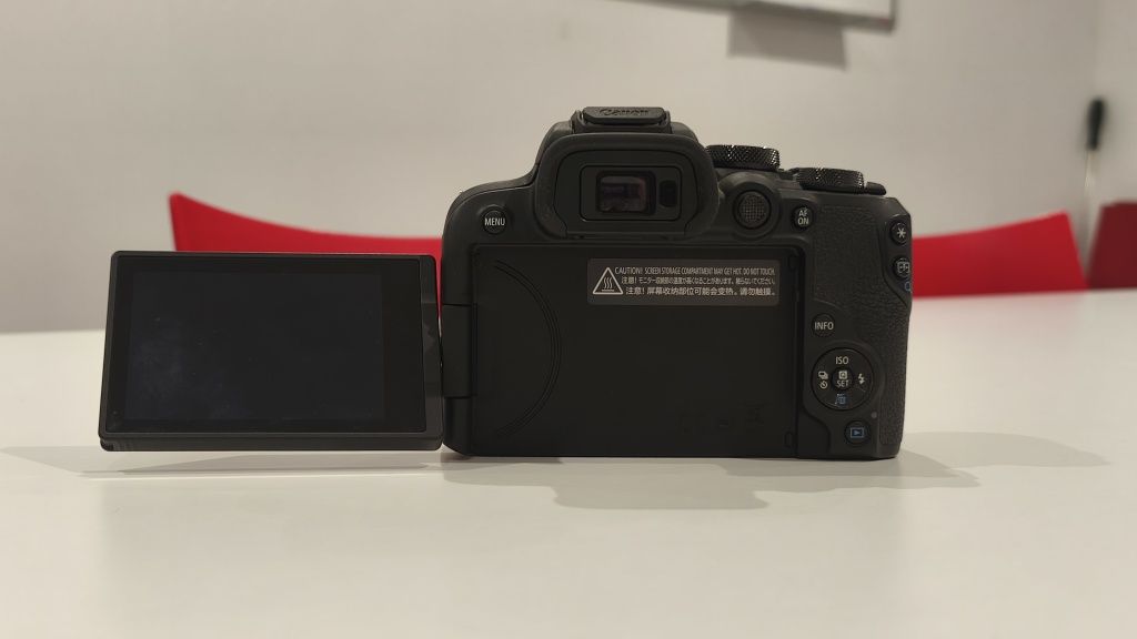 Canon R10 + 2 Baterias