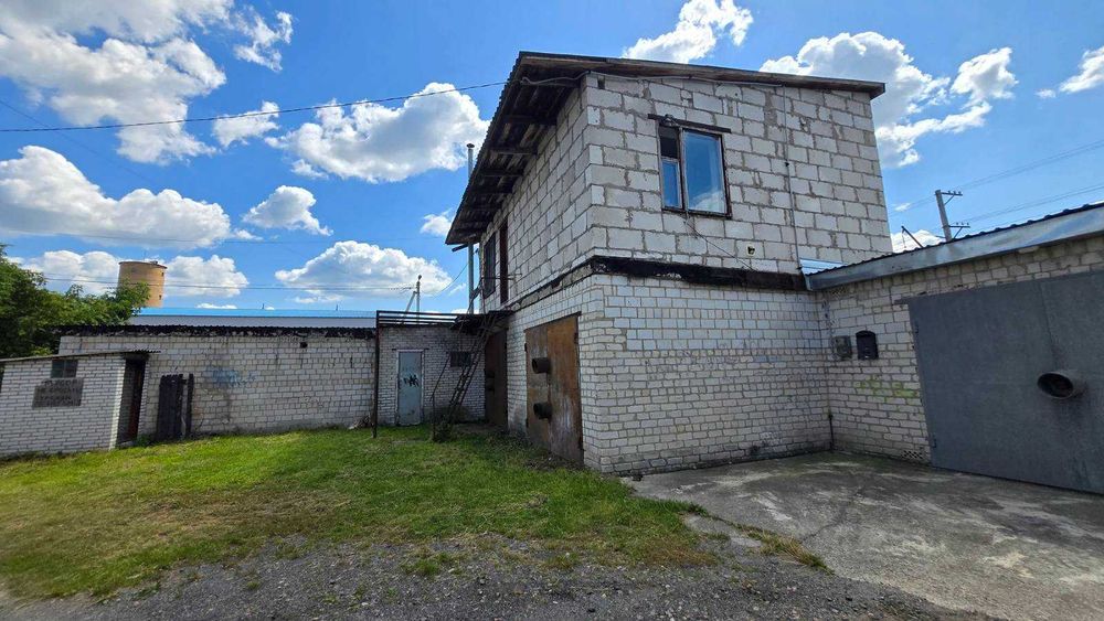 Продаж двох двоповерхових гаражів у місті Васильків