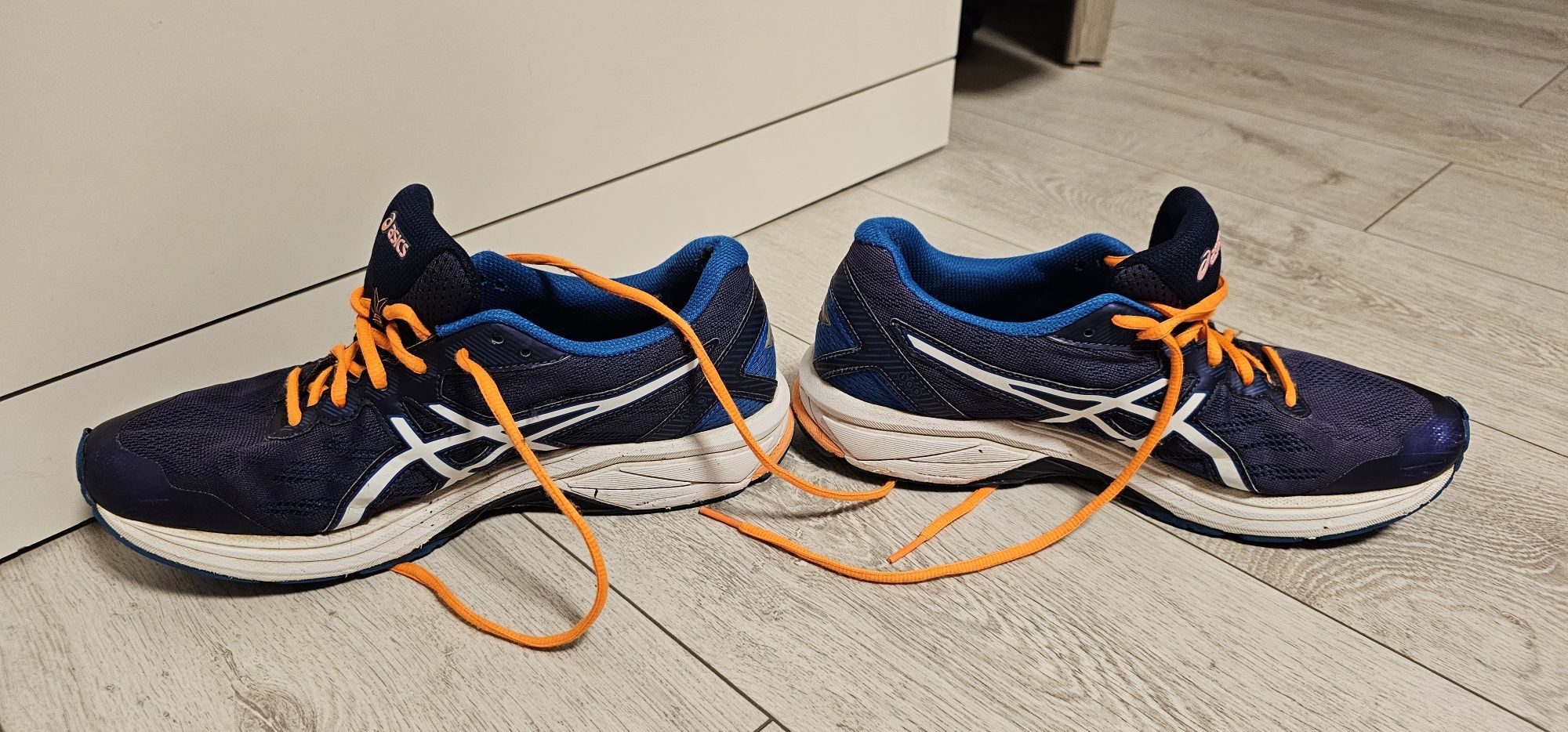 ASICS GT 1000 męskie buty sportowe rozmiar 42 wkładka 26,5cm