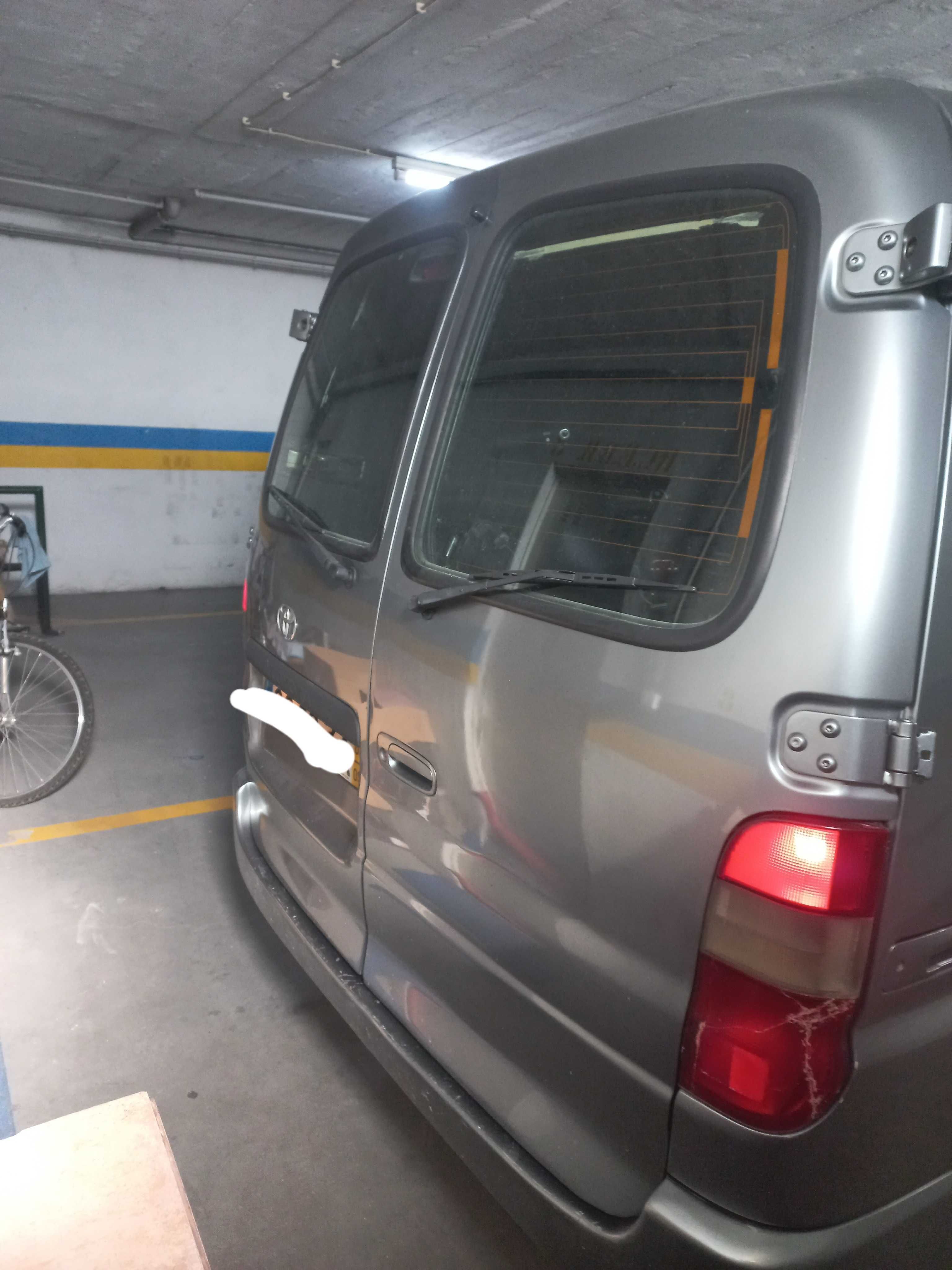 Toyota hiace 2004