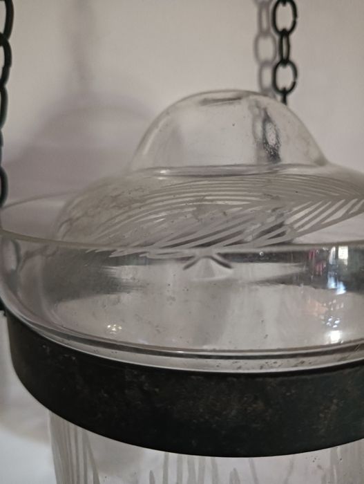 Candelabro em vidro suspenso