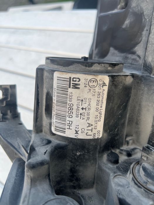 Lampy przód OPEL ZAFIRA C 2012r,  europa 100% sprawne. Lewa i Prawa