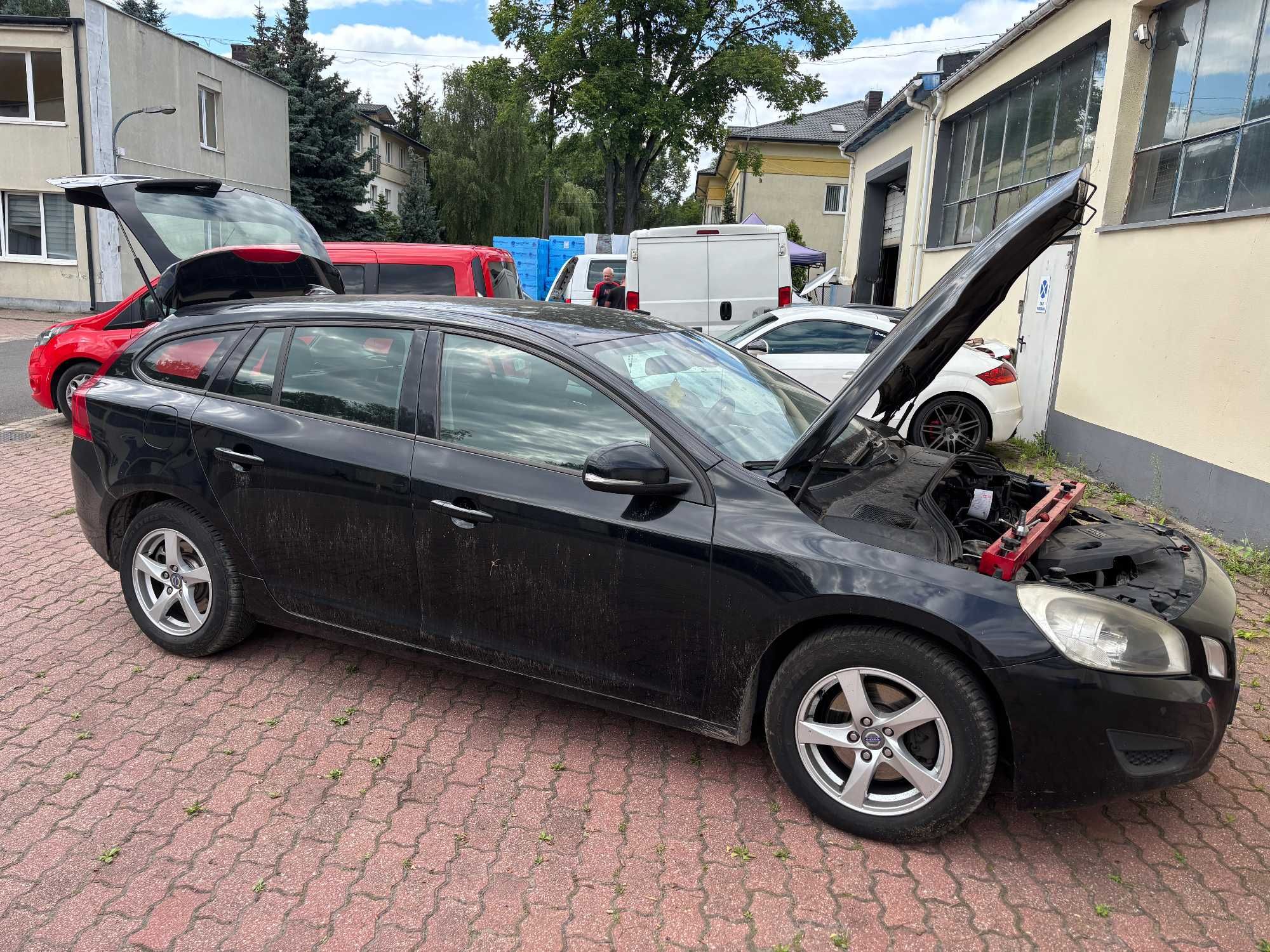 Volvo V60 T3 1.6 150 km 2011r