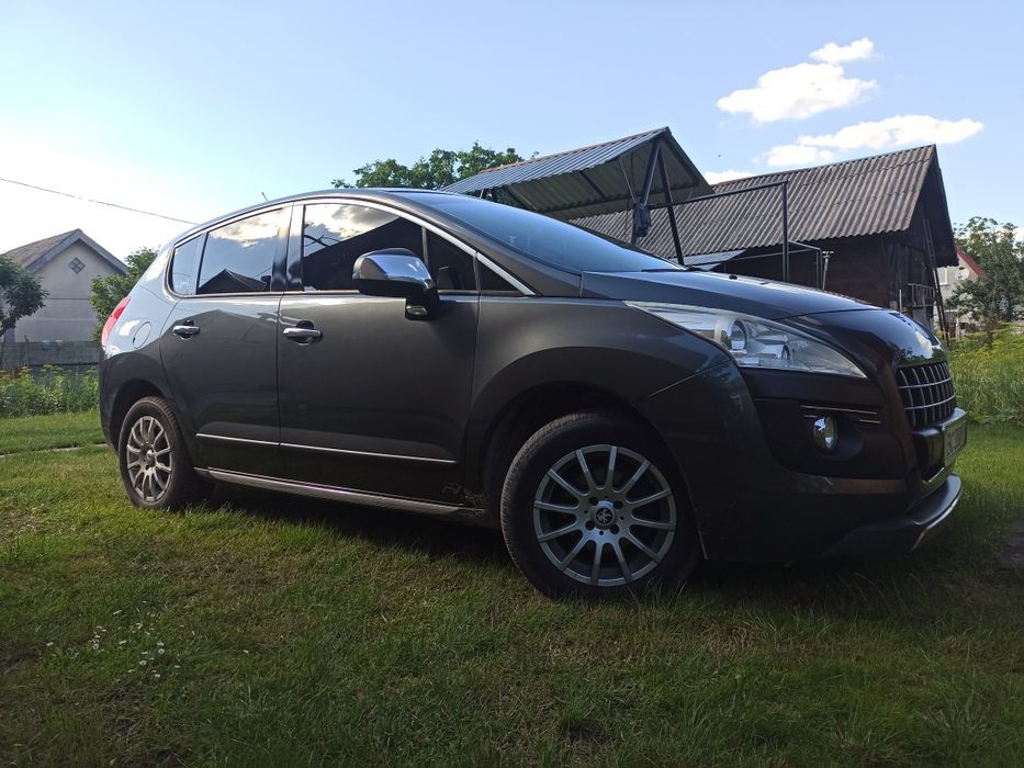 Автомобіль Пежо 3008
