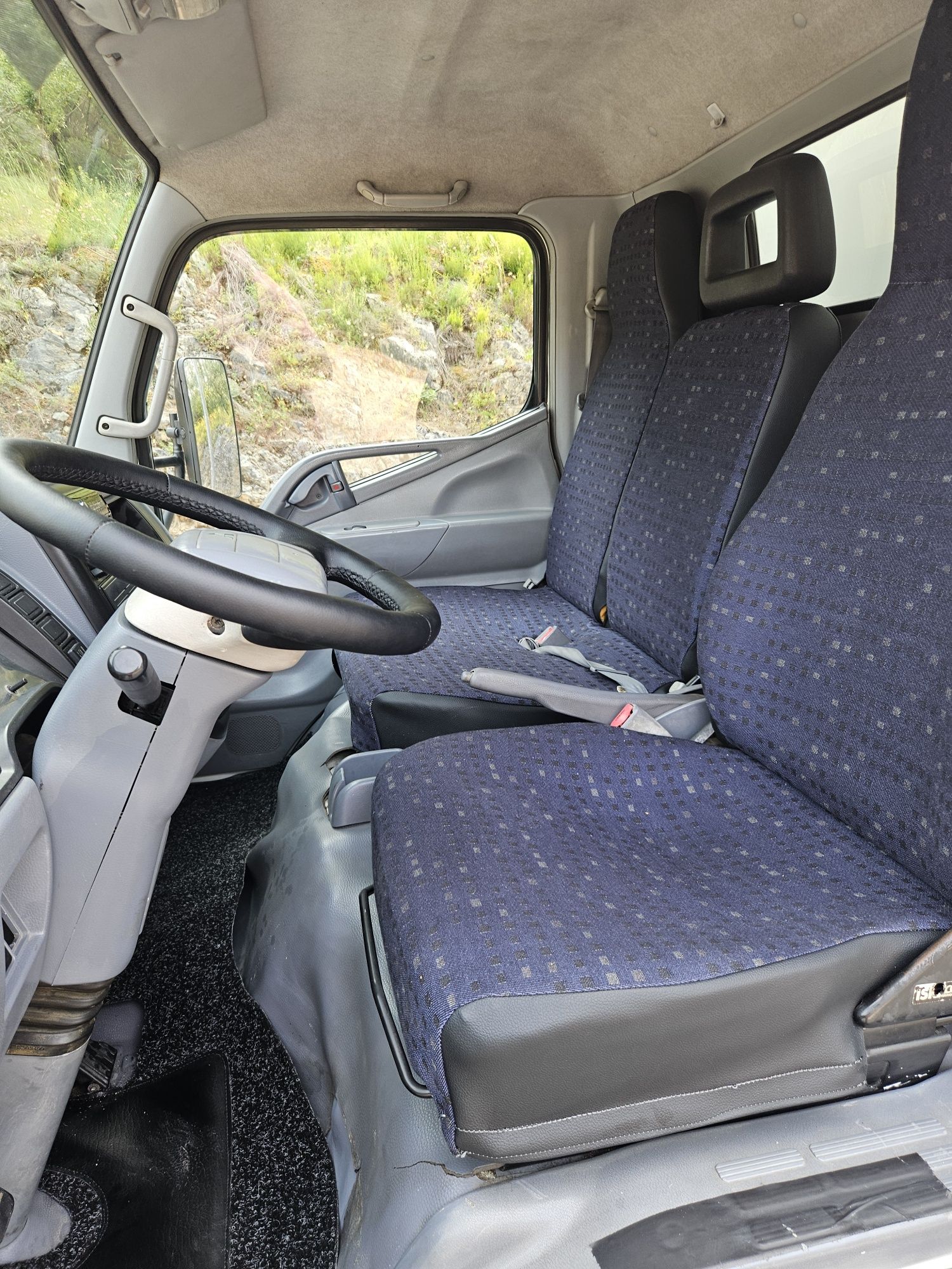 Fuso com plantaforma ligeira