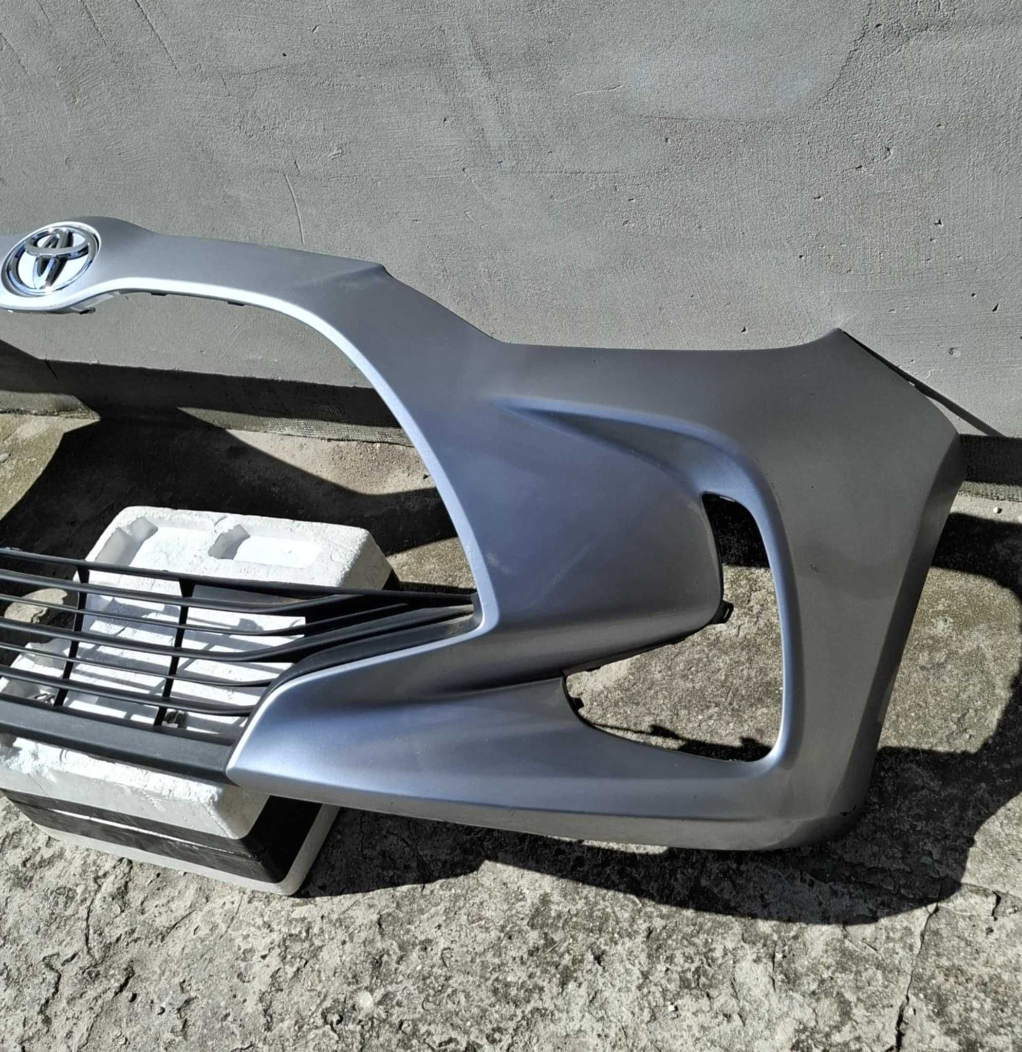 TOYOTA YARIS   IV/4   l2020>Zderzak przód