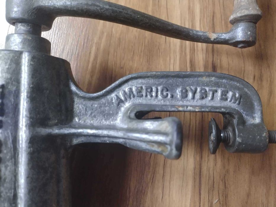 Maszynka do mielenia mięsa zabytkowa