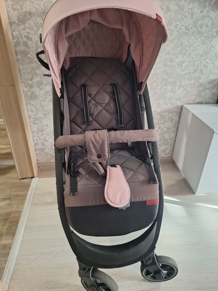 Коляска прогулочная Carrello