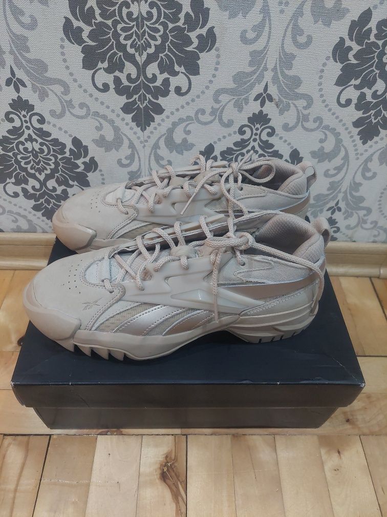 Reebok 40 Cardi V2