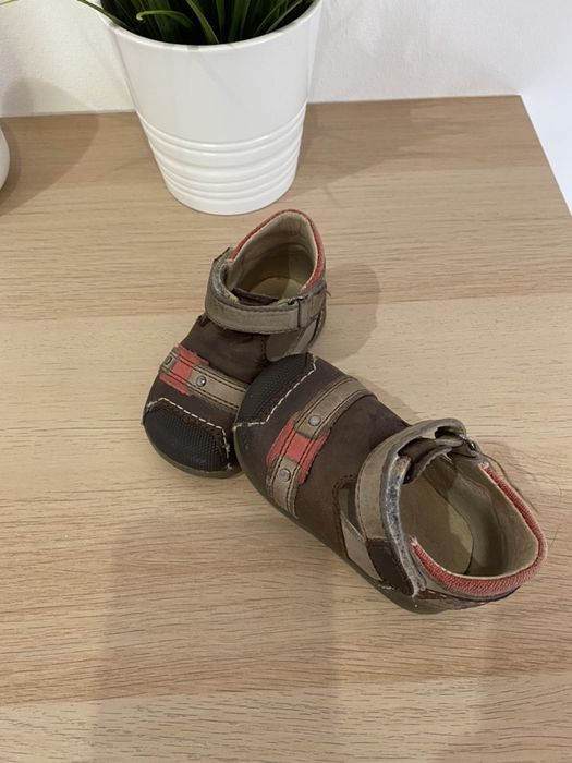Sandálias/Sapatos em pele