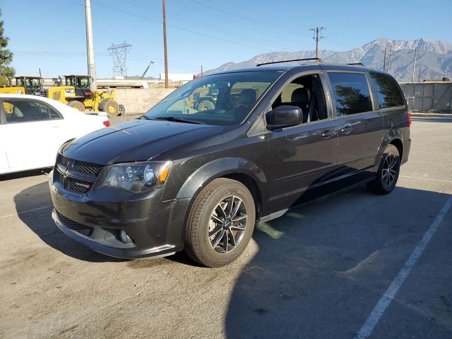 Dodge Grand Caravan idealny dla rodziny lub biznesu