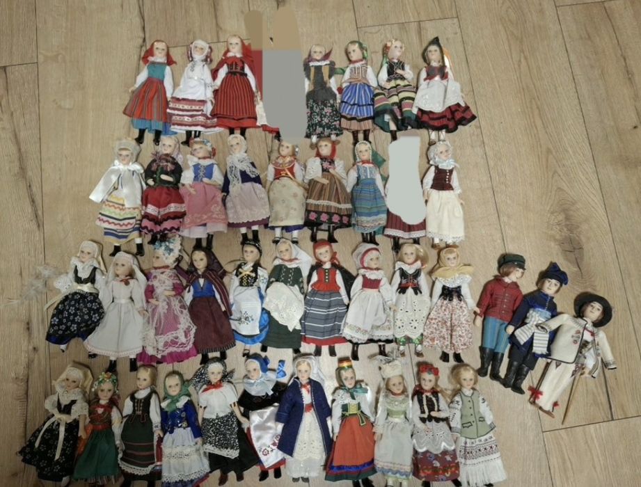 Lalki porcelanowe DEAGOSTINI -Stroje ludowe , kolekcja 42sztuki.