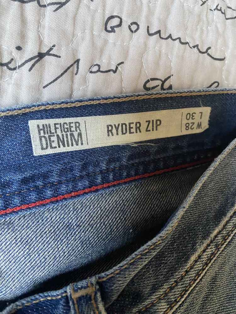 Spodnie Tommy Hilfiger