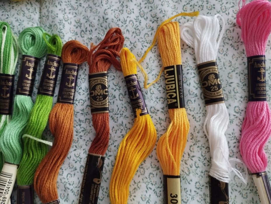 Diversas linhas bordados