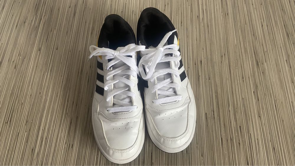 Buty adidas mlodziezowe (chlopiece) rozmiar 38 2/3