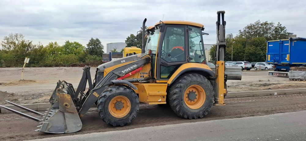 Koparko-Ładowarka Volvo BL71B