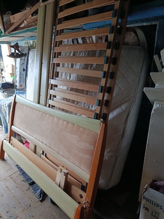 Кровать двуспальная