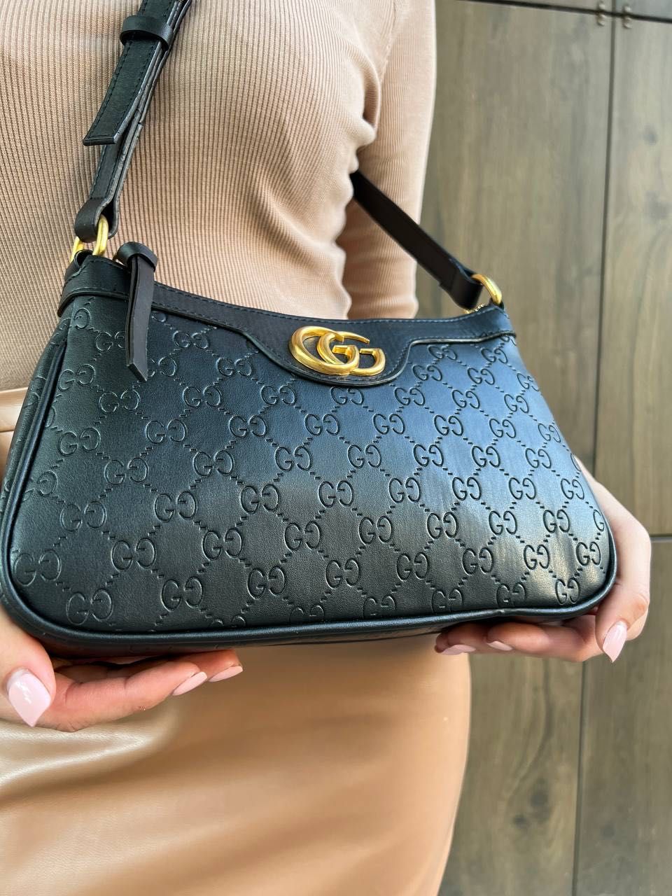 Нова сумочка Gucci з документами