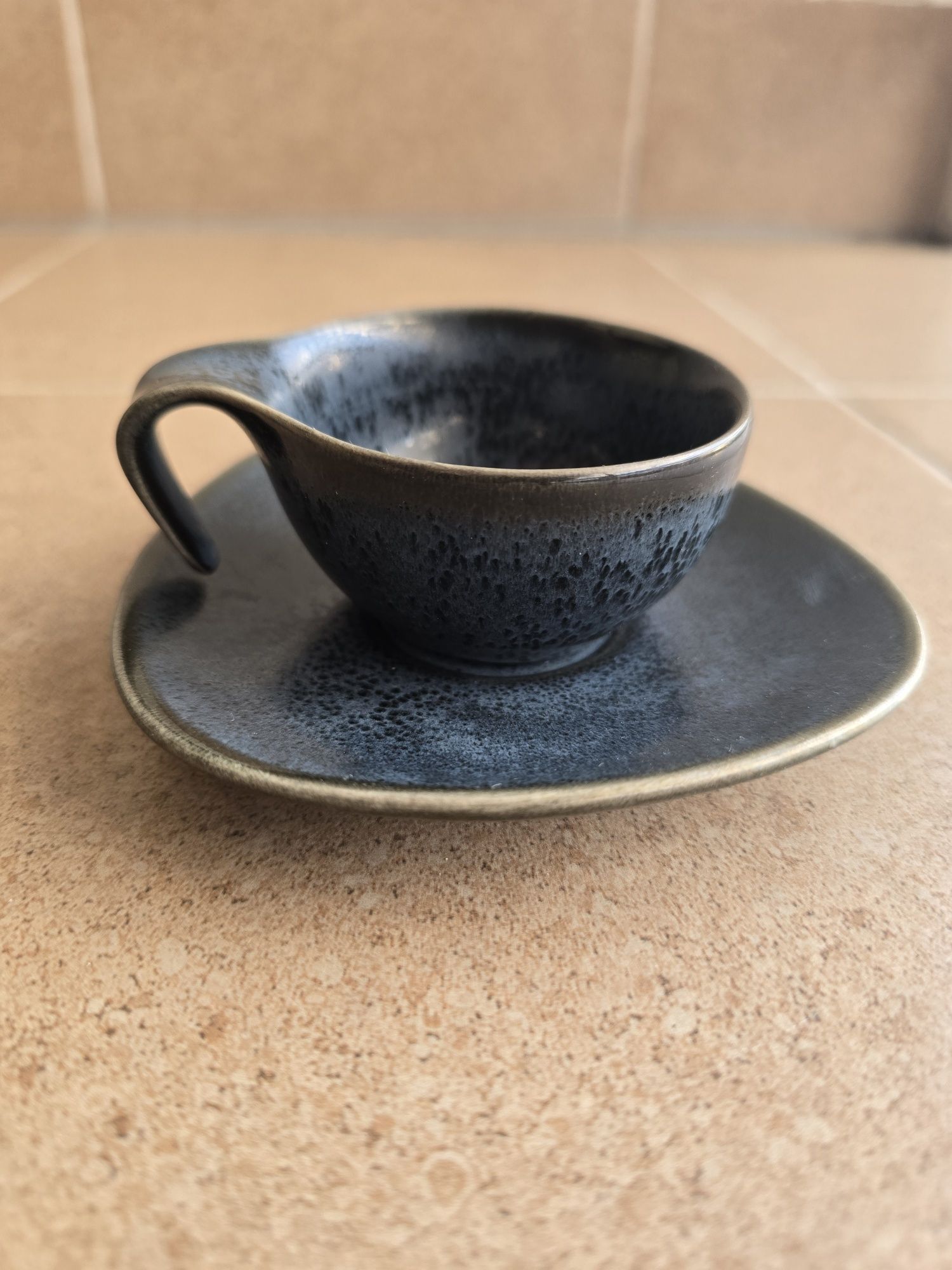Zestaw porcelanowych filiżanek Duka