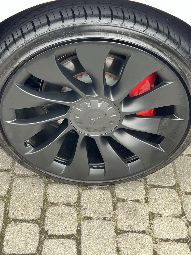 Продам Tesla 3 PERFORMANCE