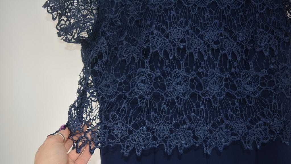 Elegancki kombinezon z koronkową górą Bodyflurt 46