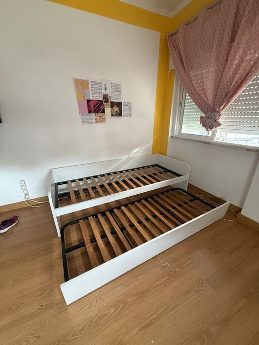 Cama 80×190 múltipla  semi nova bem conservada  e já tem os colchões