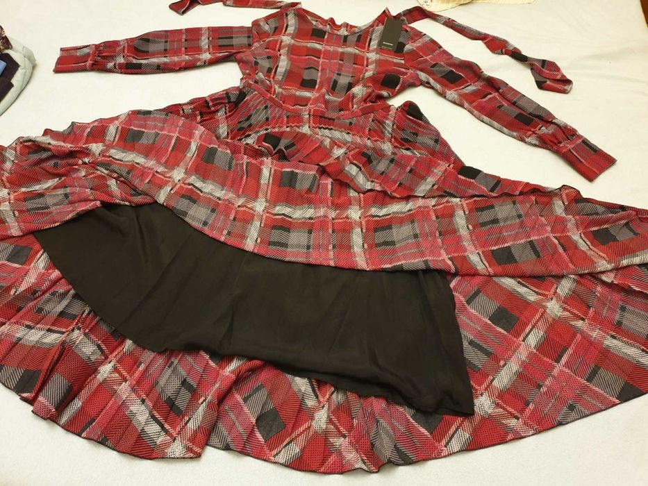 Sukienka plisowana, midi w kratkę, czerwona czarna, Reserved 38