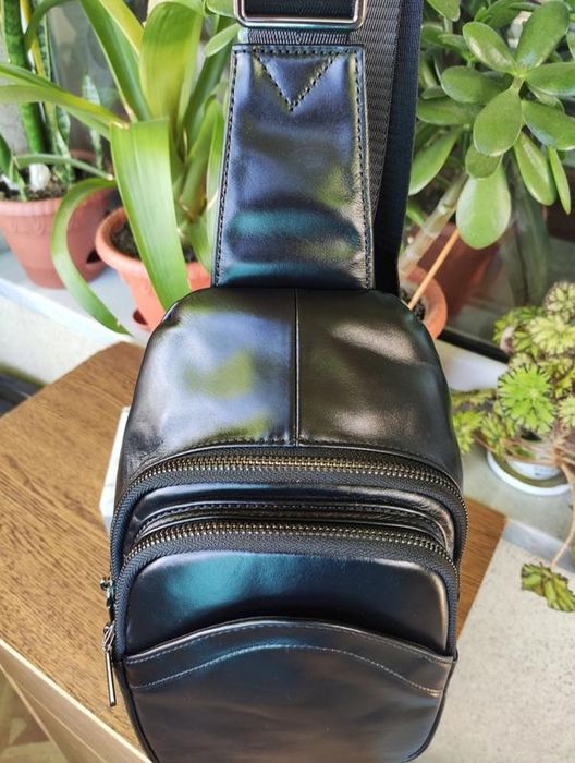 Кожаная мужская Сумка-Слинг. Черная.