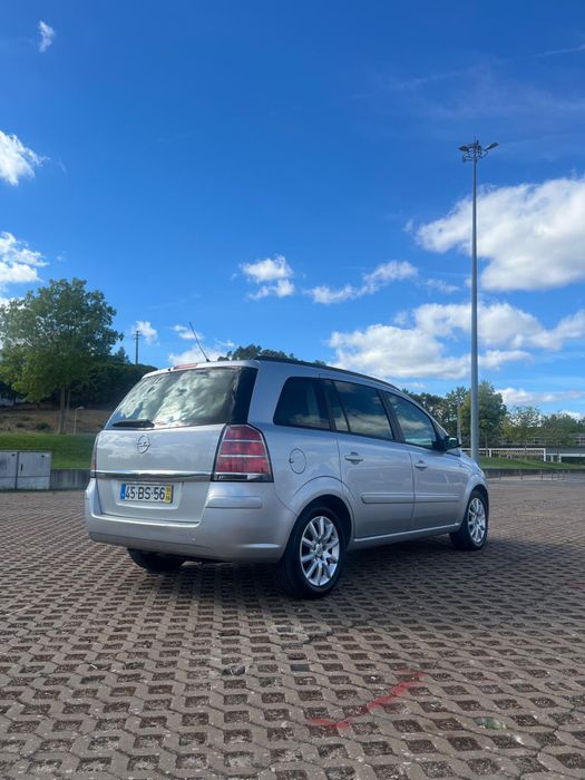 Opel Zafira (7 lugares)