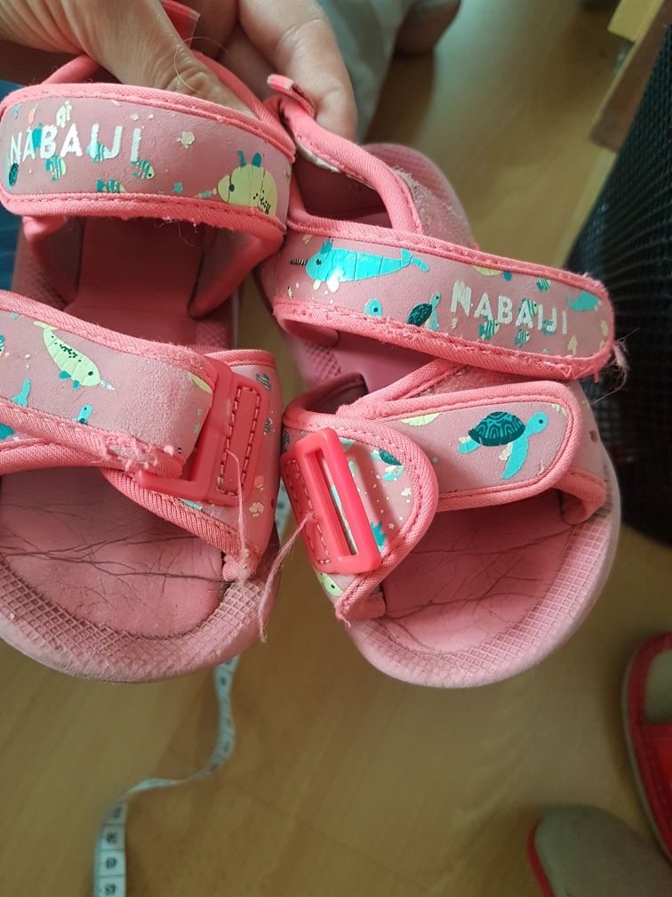 Sandaly decathlon 13 cm dlugosci.